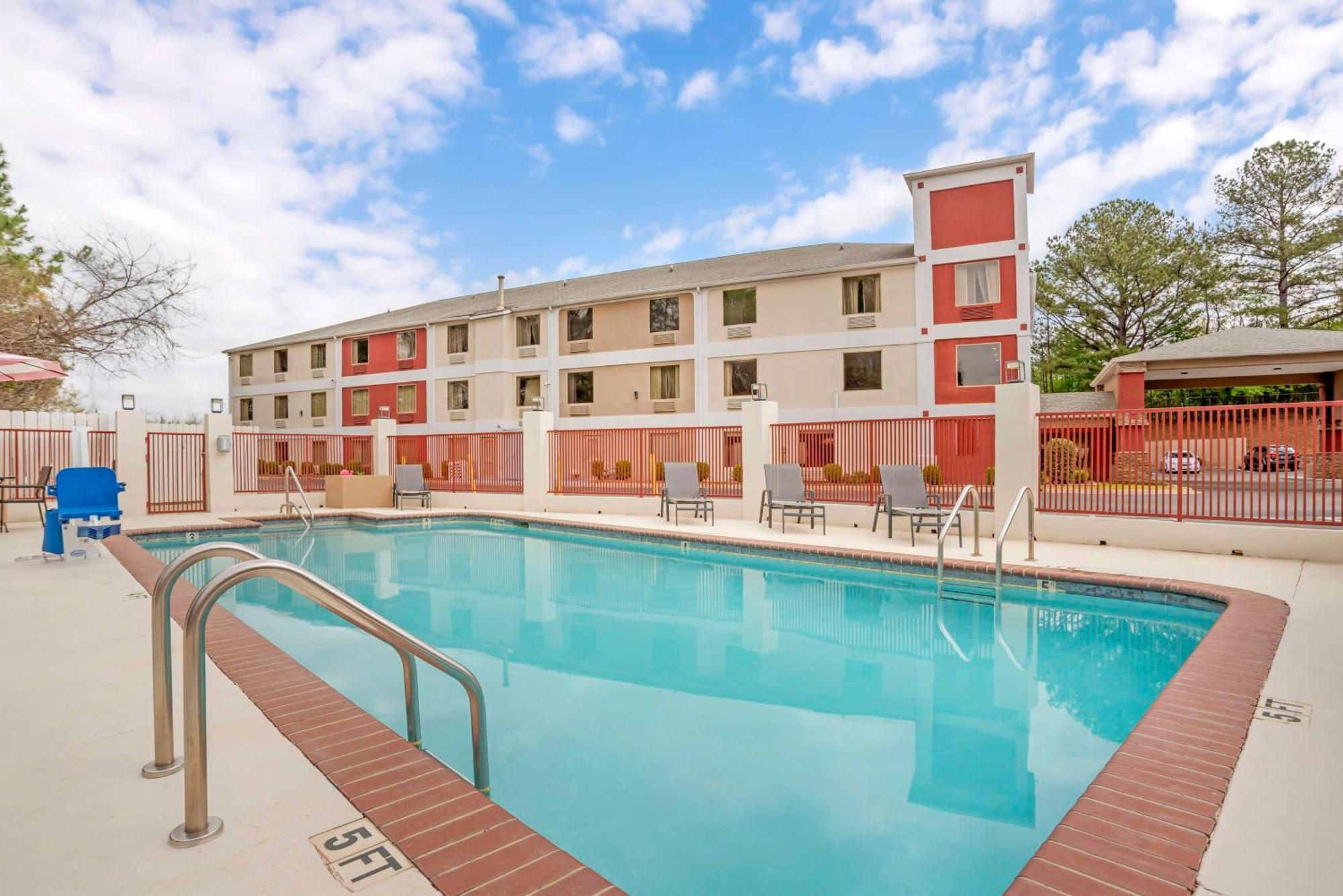 Best Western Gardendale Exterior photo